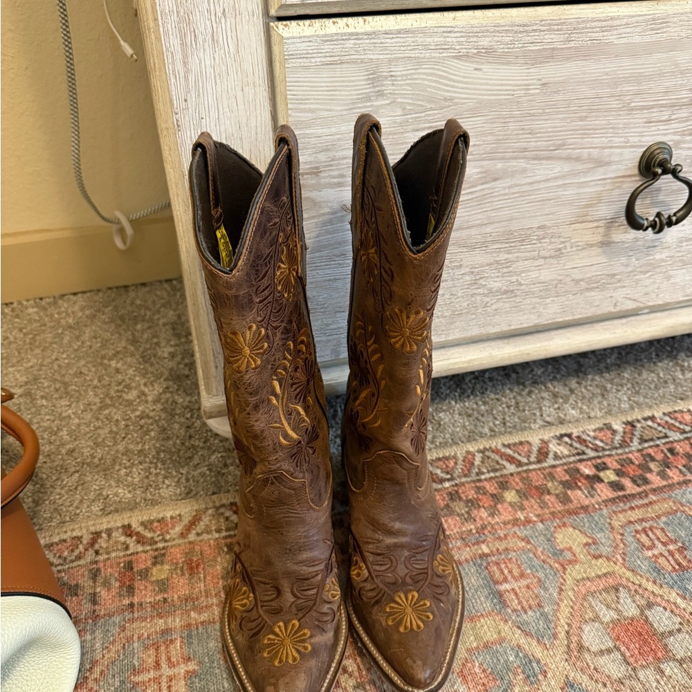 Cavenders Brown Embroidered Cowboy Boots